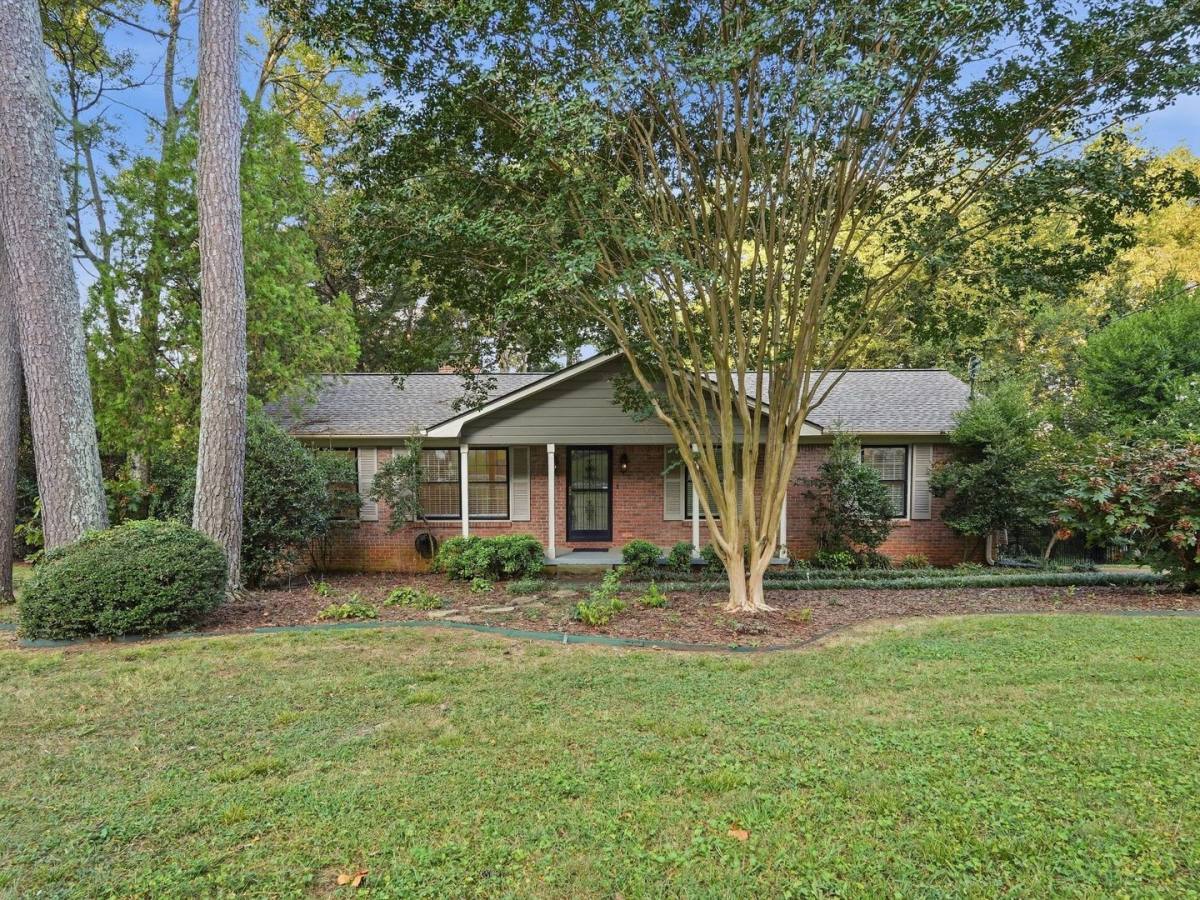 House for rent at 4006 Devon St SE, Huntsville, AL 35802