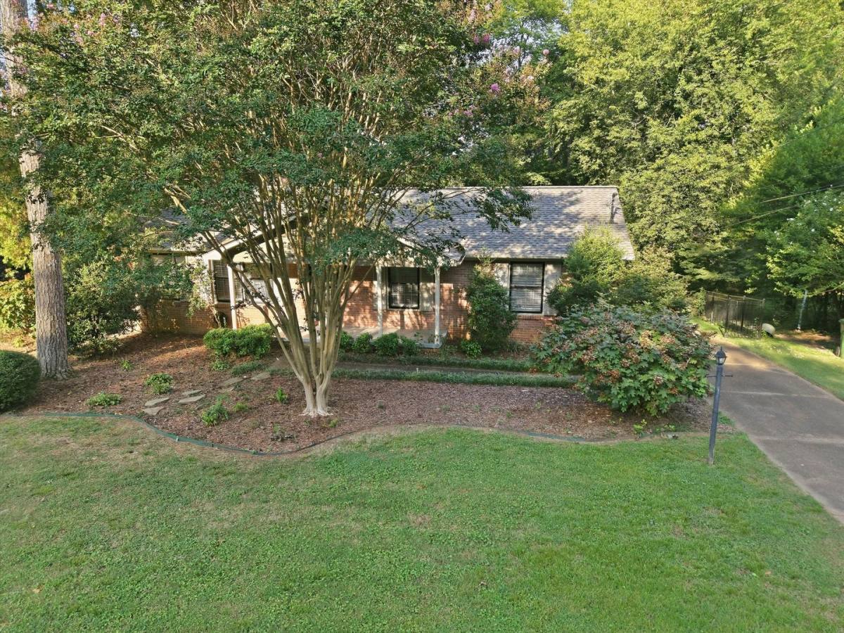 House for rent at 4006 Devon St SE, Huntsville, AL 35802