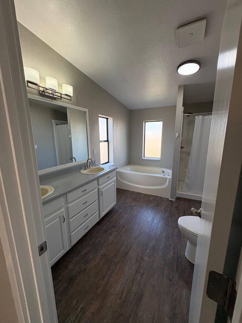 House for rent at 13477 Rd 13 NW, Quincy, WA 98848