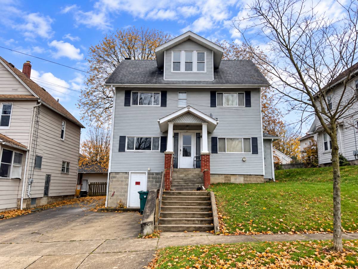 Apartment for rent at 2241 13th St SW, Akron, OH 44314