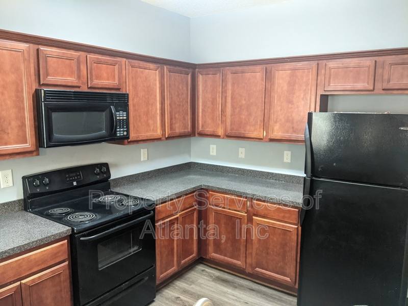 Townhouse for rent at 7420 Battlecreek Lane, Jonesboro, GA 30236