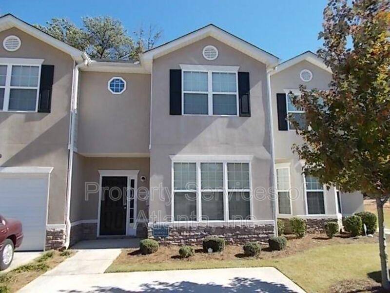 Townhouse for rent at 7420 Battlecreek Lane, Jonesboro, GA 30236