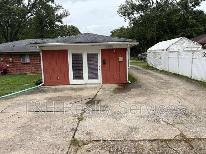 Apartment for rent at 5050 Hardegan St, Indianapolis, IN 46227