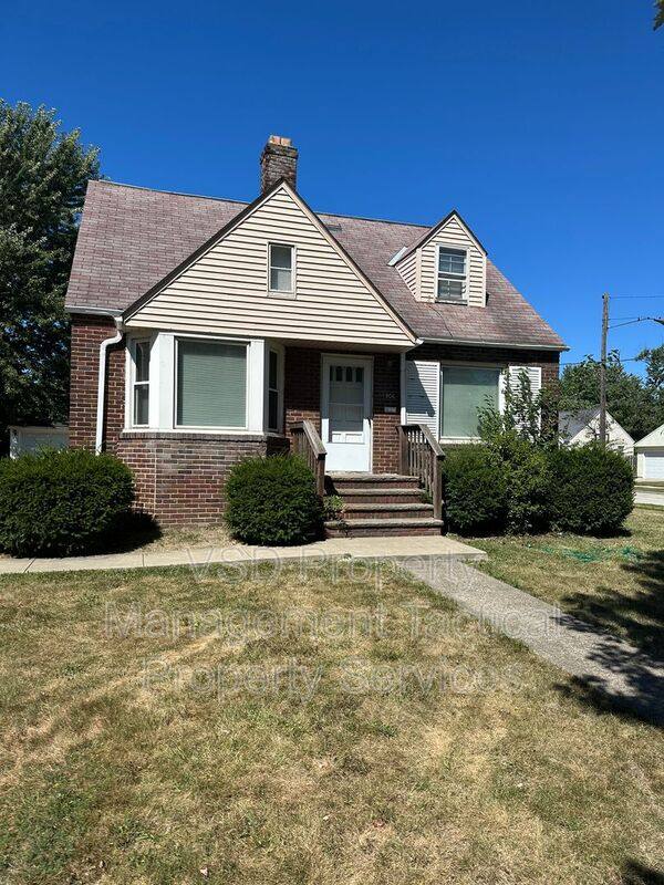 House for rent at 906 E 232 St, Euclid, OH 44123