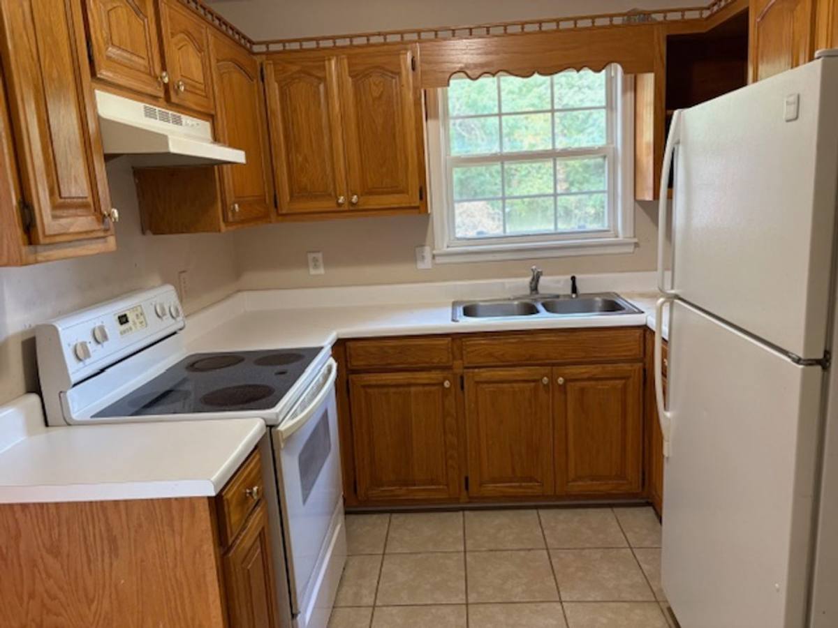 Townhouse for rent at 717-B N Highland Ave, Murfreesboro, TN 37130