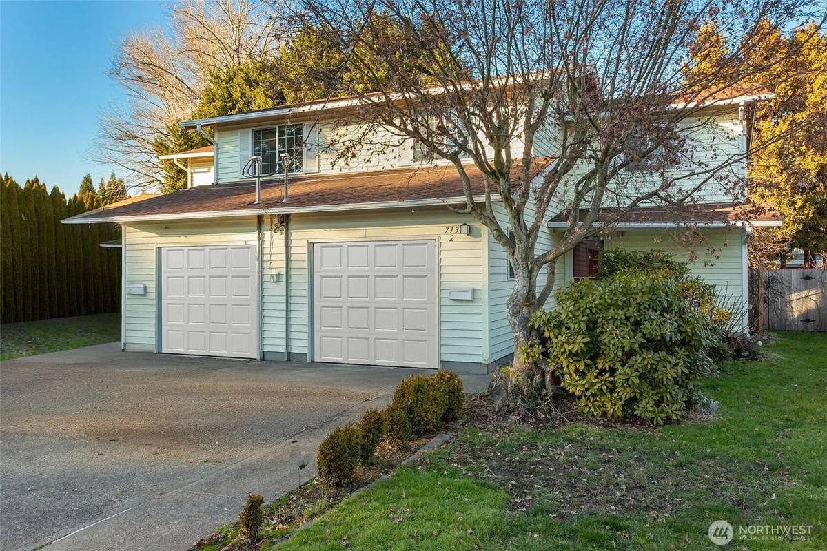 Townhouse for rent at 713 8th Ave Place NW #2, Puyallup, WA 98371