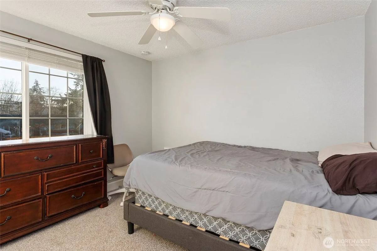 Townhouse for rent at 713 8th Ave Place NW #2, Puyallup, WA 98371