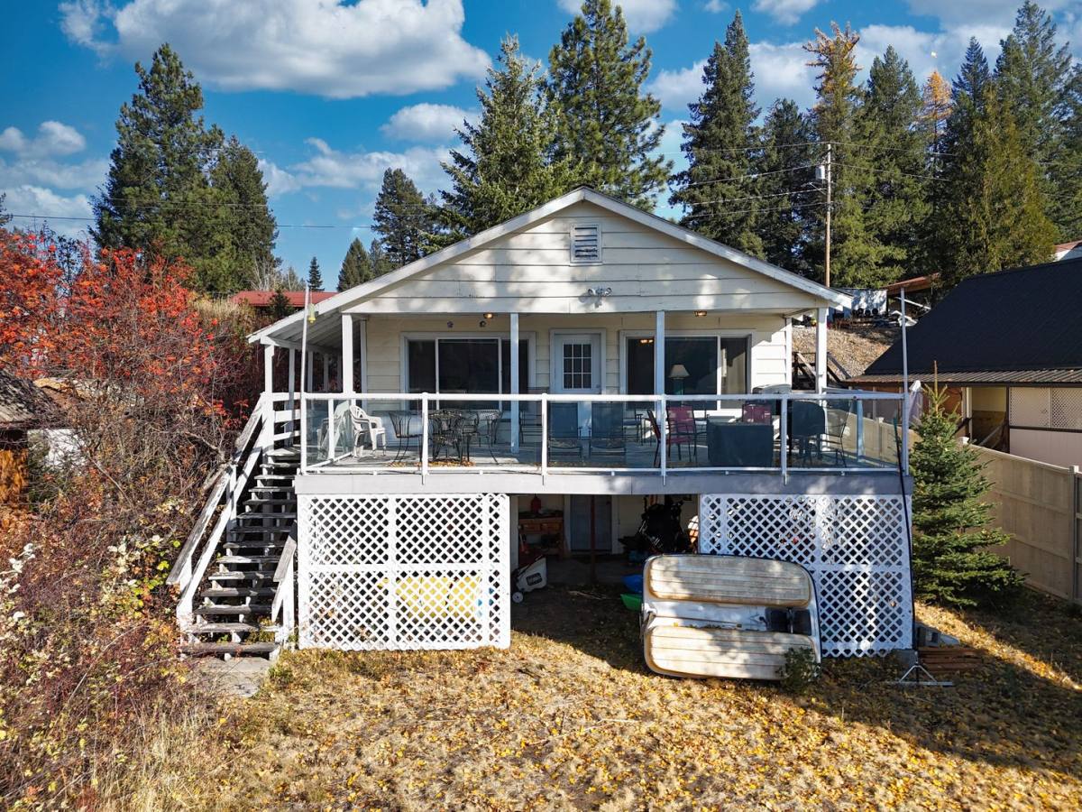 House for rent at 101 N Viewpoint Rd, Newport, WA 99156