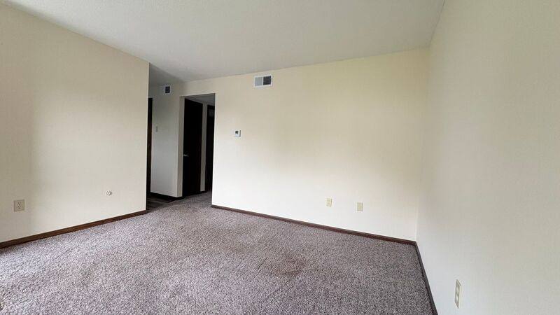 Apartment for rent at 1406 Magnolia W #7, Excelsior Springs, MO 64024