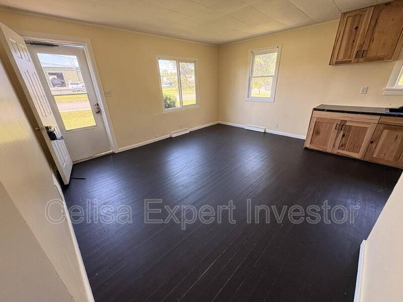 House for rent at 6418 Huguenard Rd, Fort Wayne, IN 46818