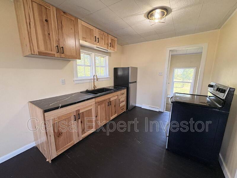 House for rent at 6418 Huguenard Rd, Fort Wayne, IN 46818