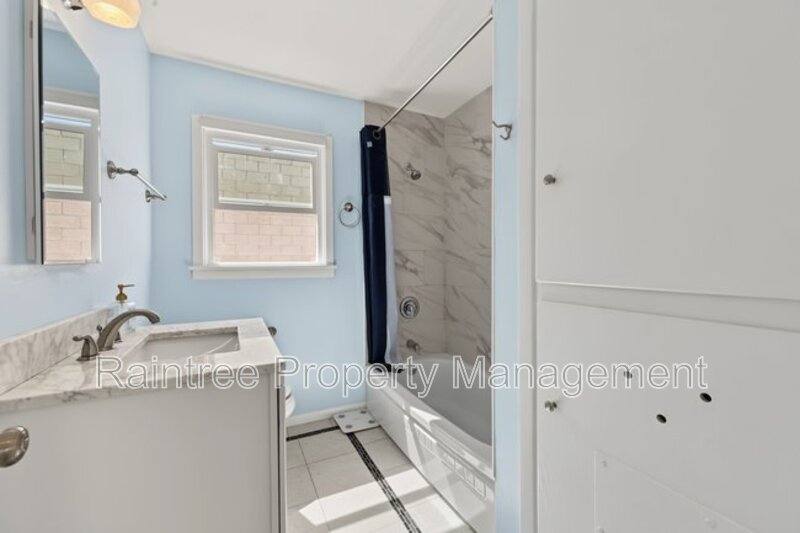 Apartment for rent at 146 N Cedros Ave, Solana Beach, CA 92075