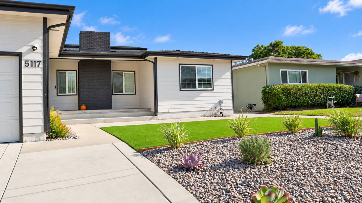 Townhouse for rent at 5117 E Falls View Dr, San Diego, CA 92115