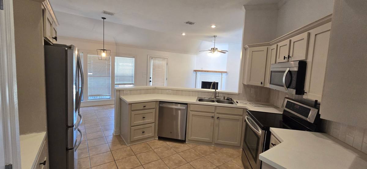 House for rent at 1004 Creole Dr, Bossier City, LA 71111