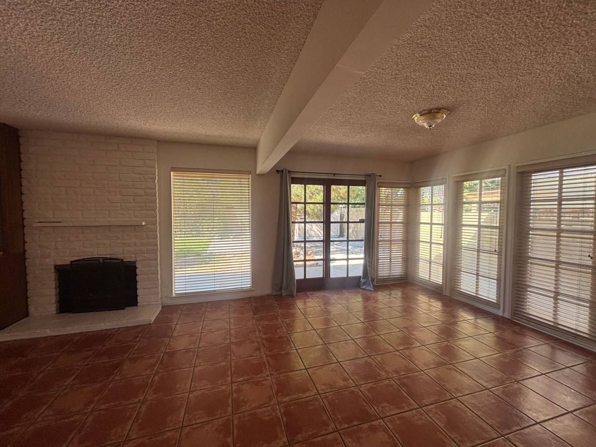House for rent at 2615 W Ave #J-8, Lancaster, CA 93536