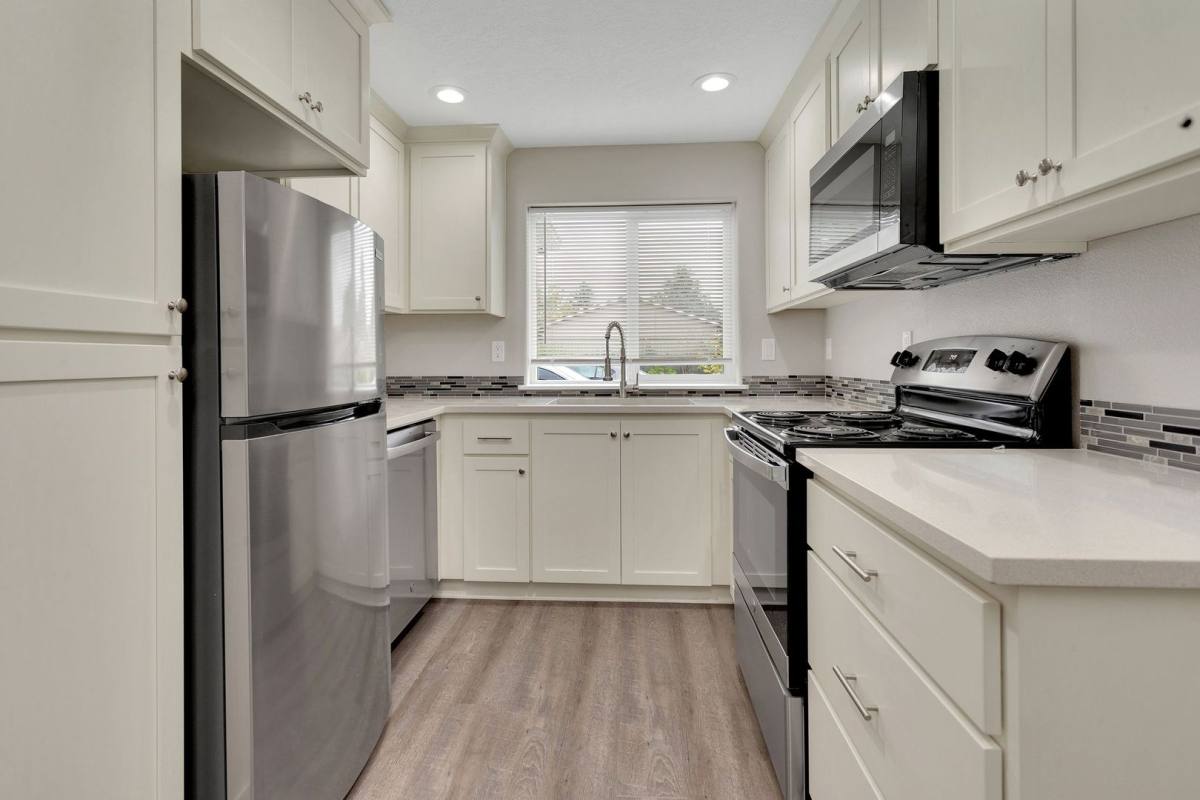 Apartment for rent at 242 SE 106th Ave, Portland, OR 97216