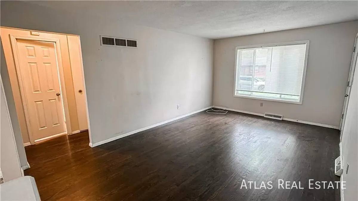 Apartment for rent at 6650 Maywood Ave #B, Kansas City, MO 64133