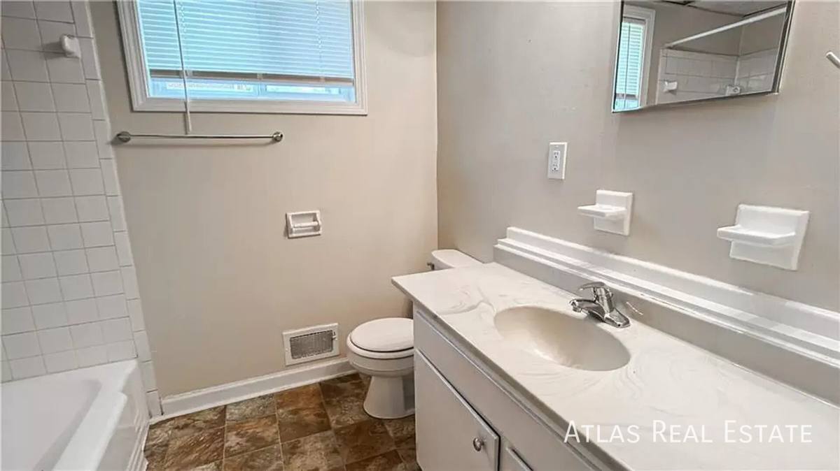Apartment for rent at 6650 Maywood Ave #B, Kansas City, MO 64133