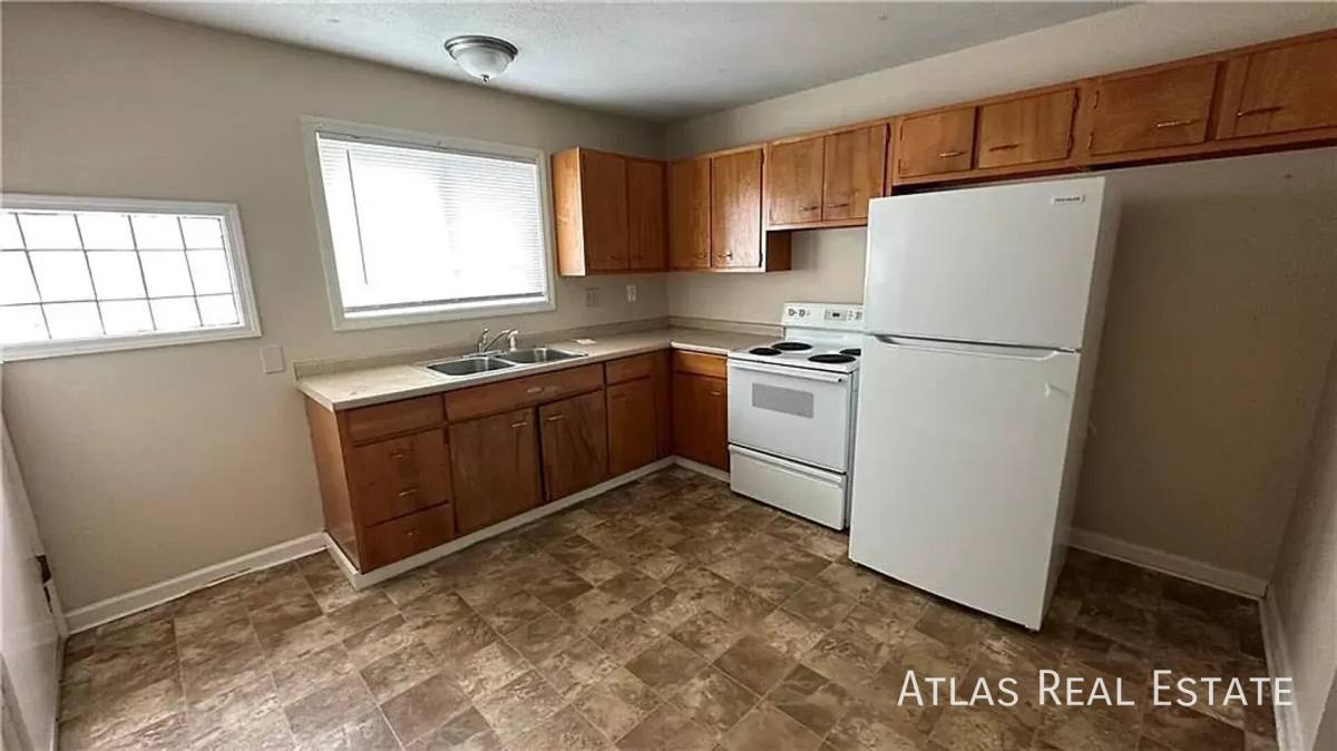 Apartment for rent at 6650 Maywood Ave #B, Kansas City, MO 64133