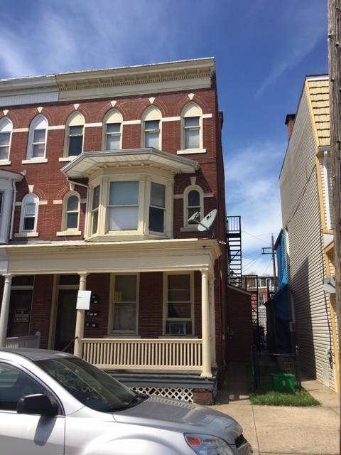 Apartment for rent at 729 W Poplar St #1, York, PA 17401