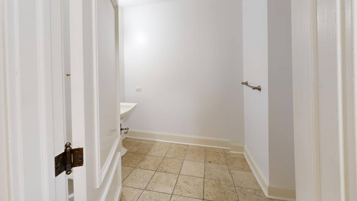 Apartment for rent at 1511 Washington Ave, St. Louis, MO 63103