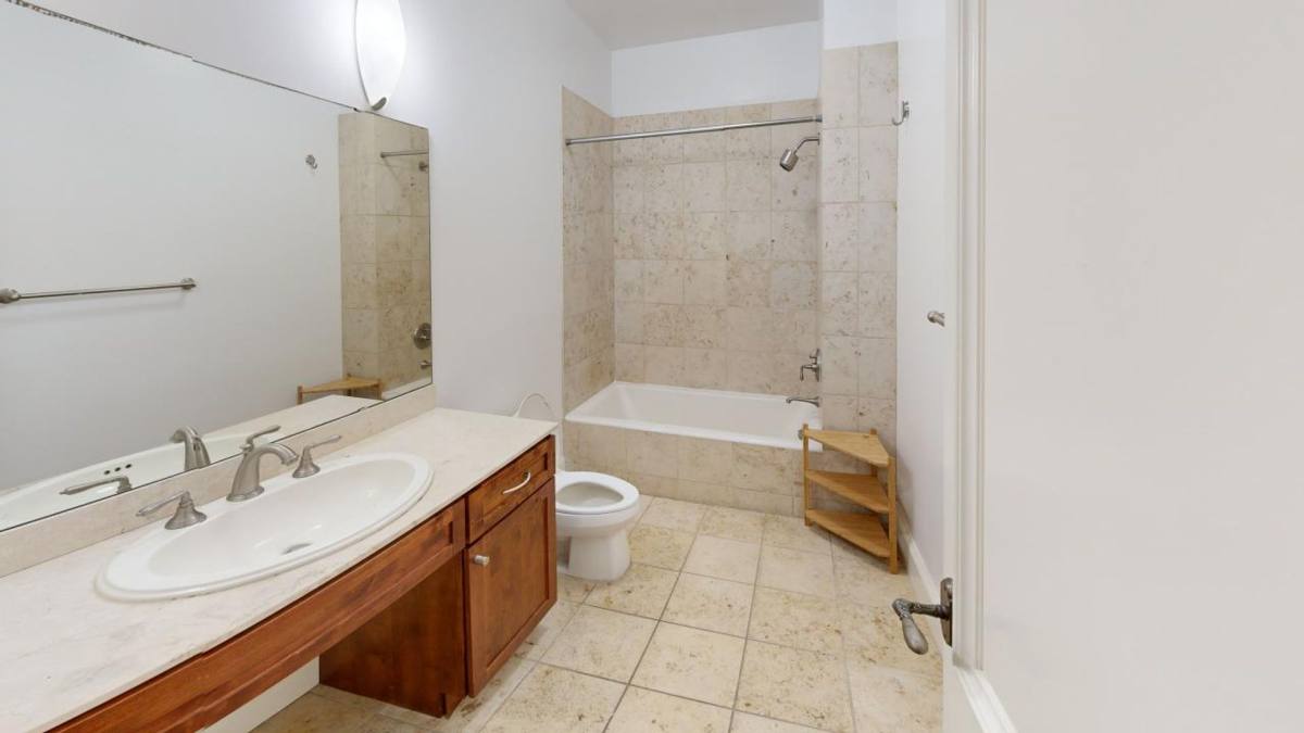 Apartment for rent at 1511 Washington Ave, St. Louis, MO 63103