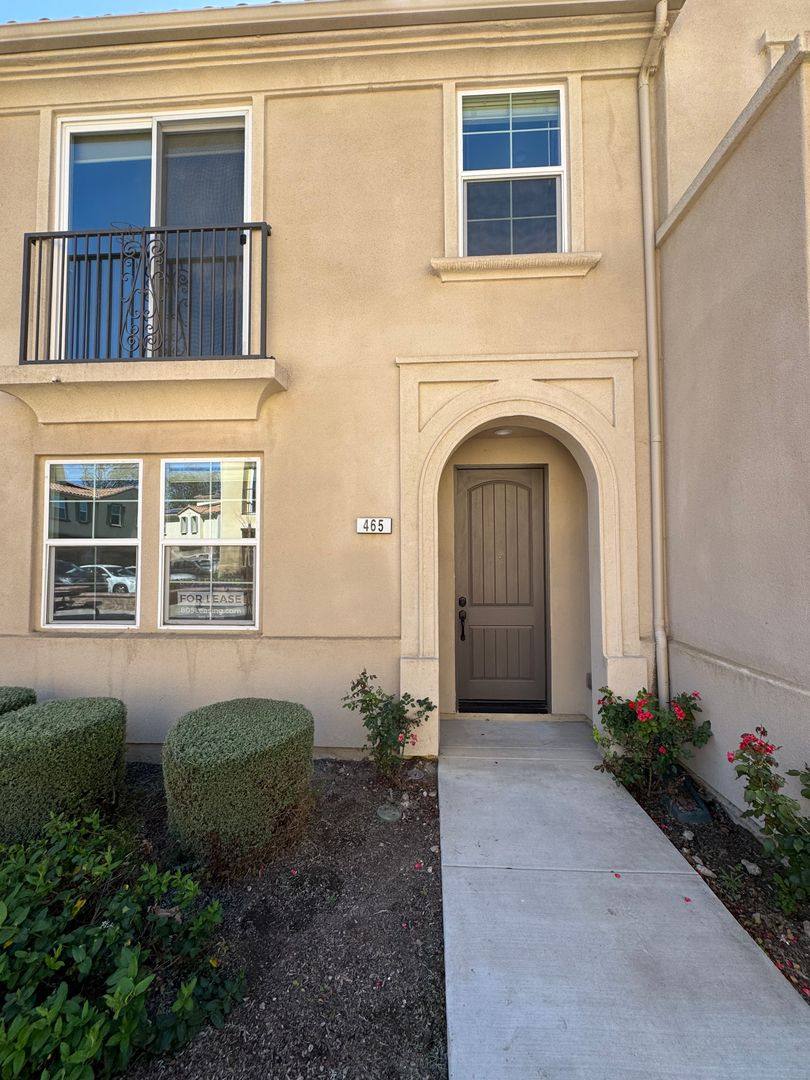 House for rent at 465 Pecana St, Camarillo, CA 93012