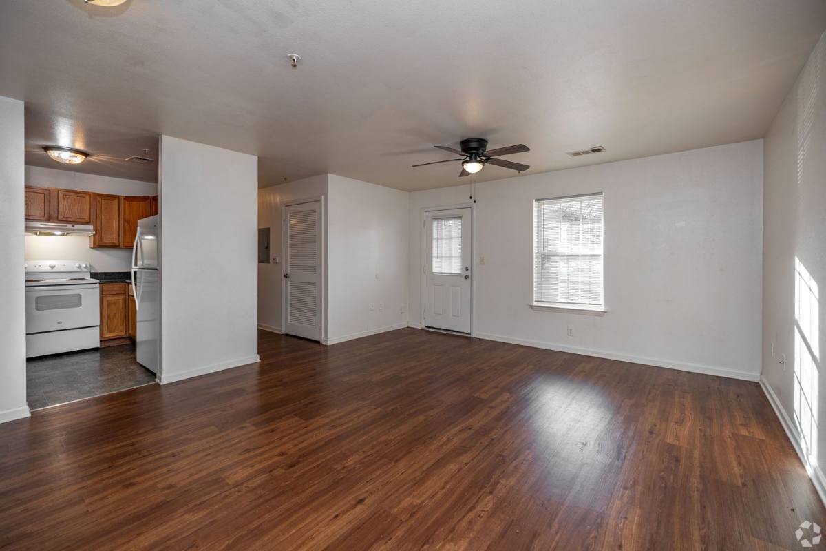 Apartment for rent at Oak Crest, 904 Knotty Oak Way, Knoxville, TN 37920