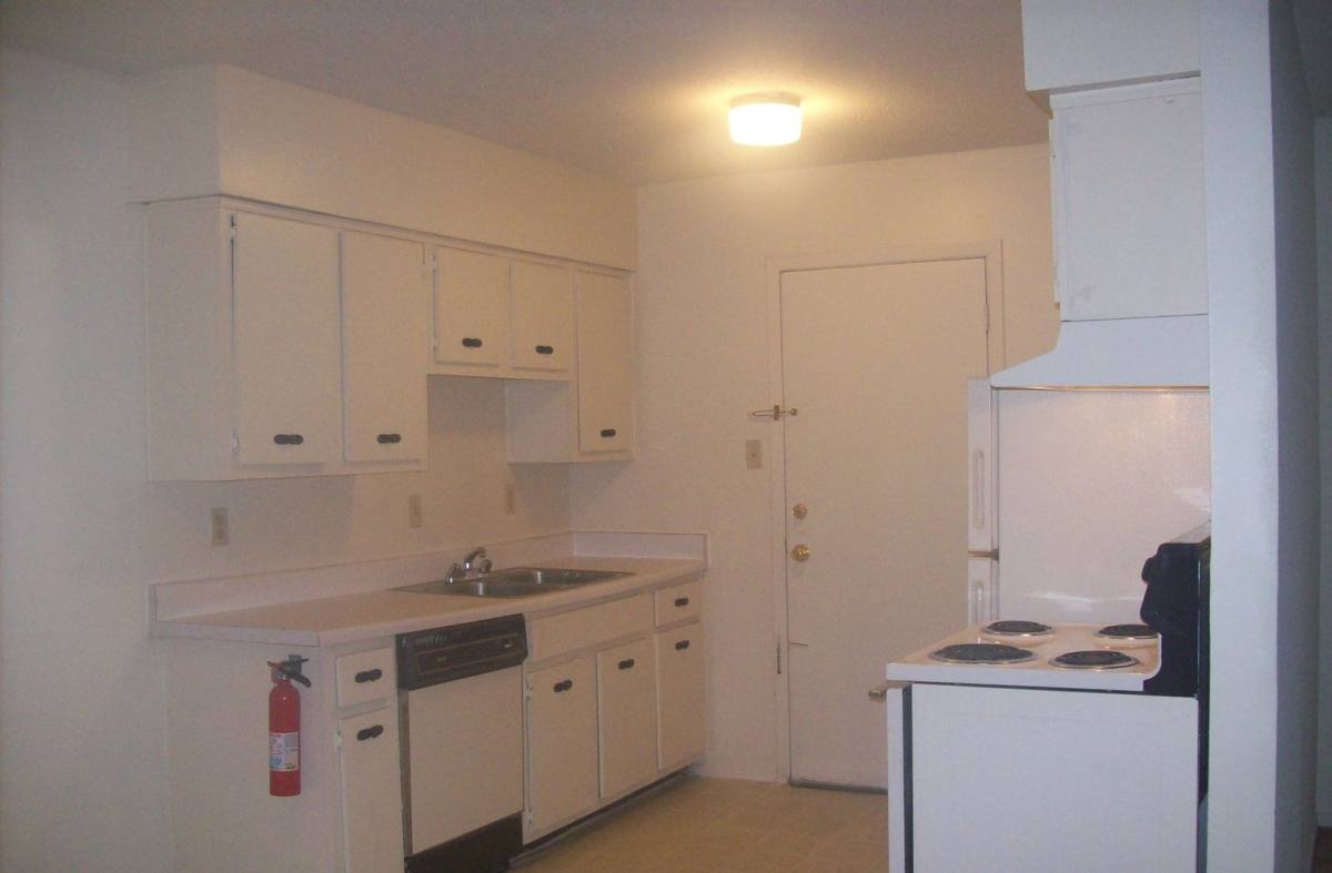 Apartment for rent at Brister, 3606 Walker Ave, Memphis, TN 38111