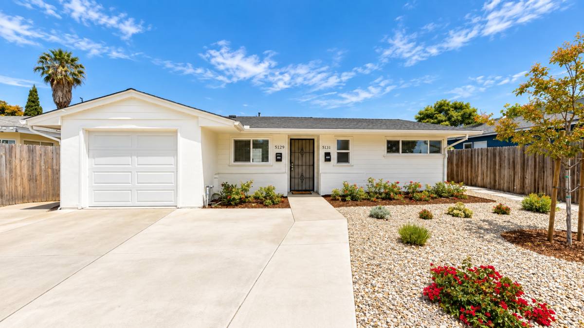 Townhouse for rent at 5129 Tipton St, San Diego, CA 92115