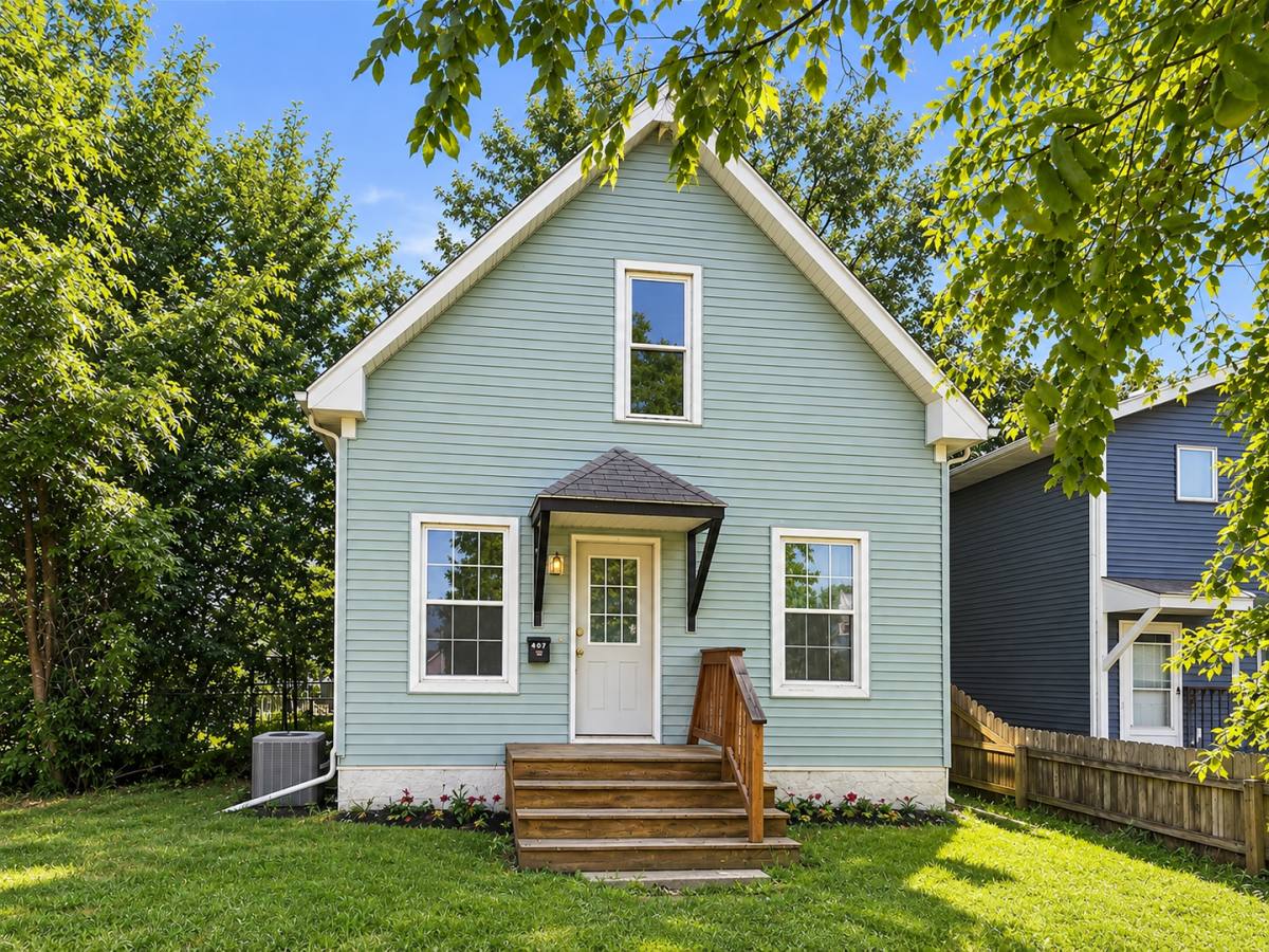 House for rent at 407 9th Ave SW, Cedar Rapids, IA 52404