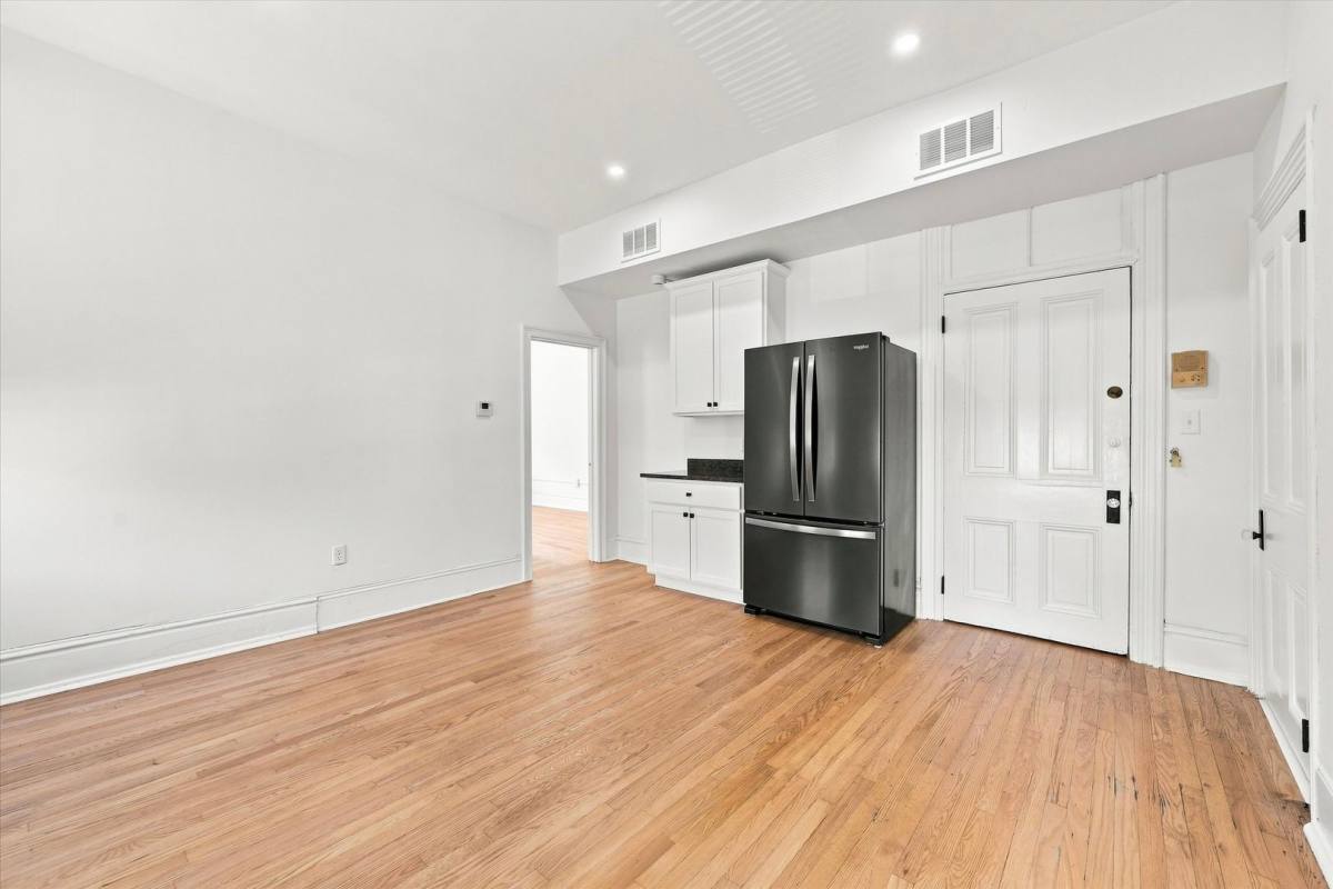 Apartment for rent at 1412 Delaware Ave, Wilmington, DE 19806