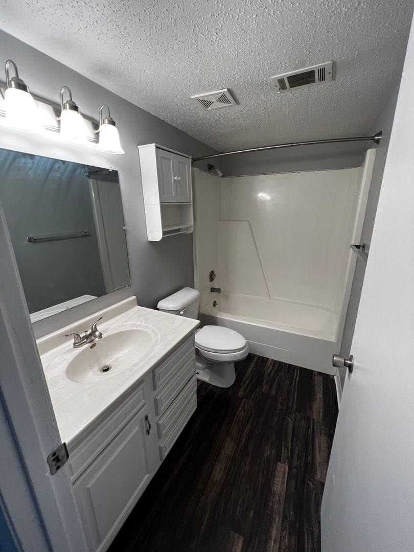 Apartment for rent at 3107 Schuetzen Lane, Davenport, IA 52804