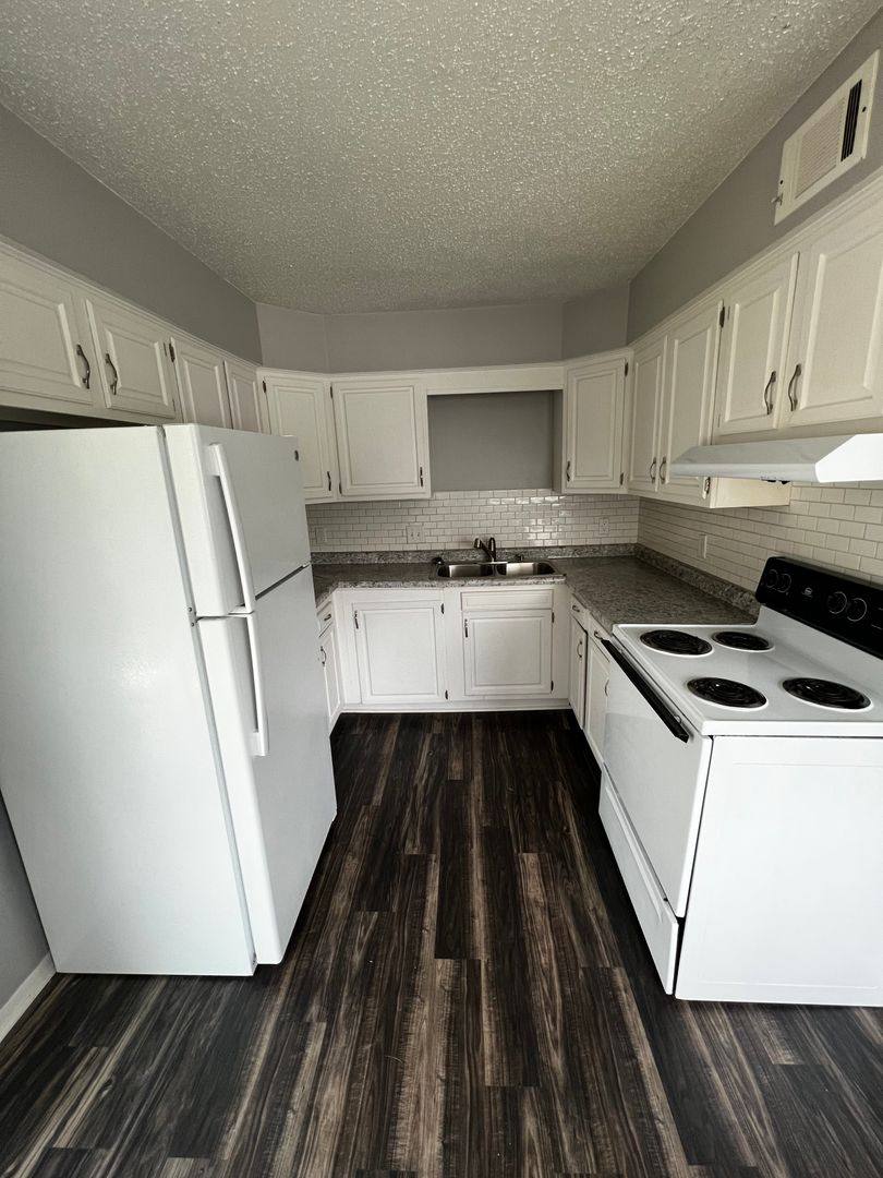 Apartment for rent at 3107 Schuetzen Lane, Davenport, IA 52804