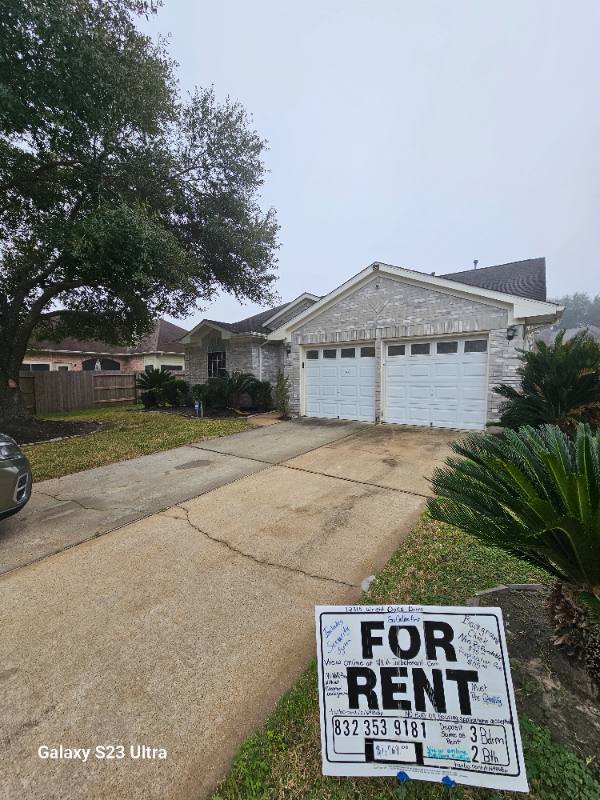 House for rent at 12315 Wright Oaks Dr, Houston, TX 77014