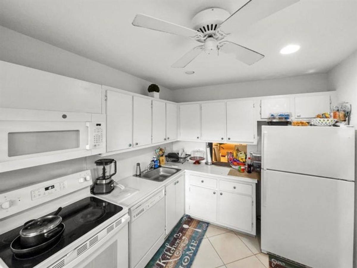 Condo for rent at 9286 Vista Del Lago B, Boca Raton, FL 33428