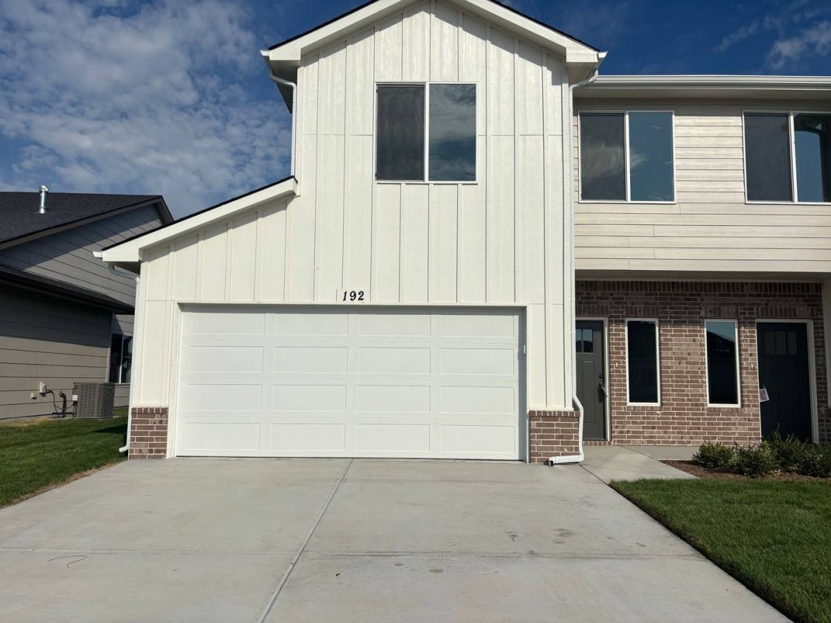 Apartment for rent at 190 92 N Mendocino St, Goddard, KS 67052