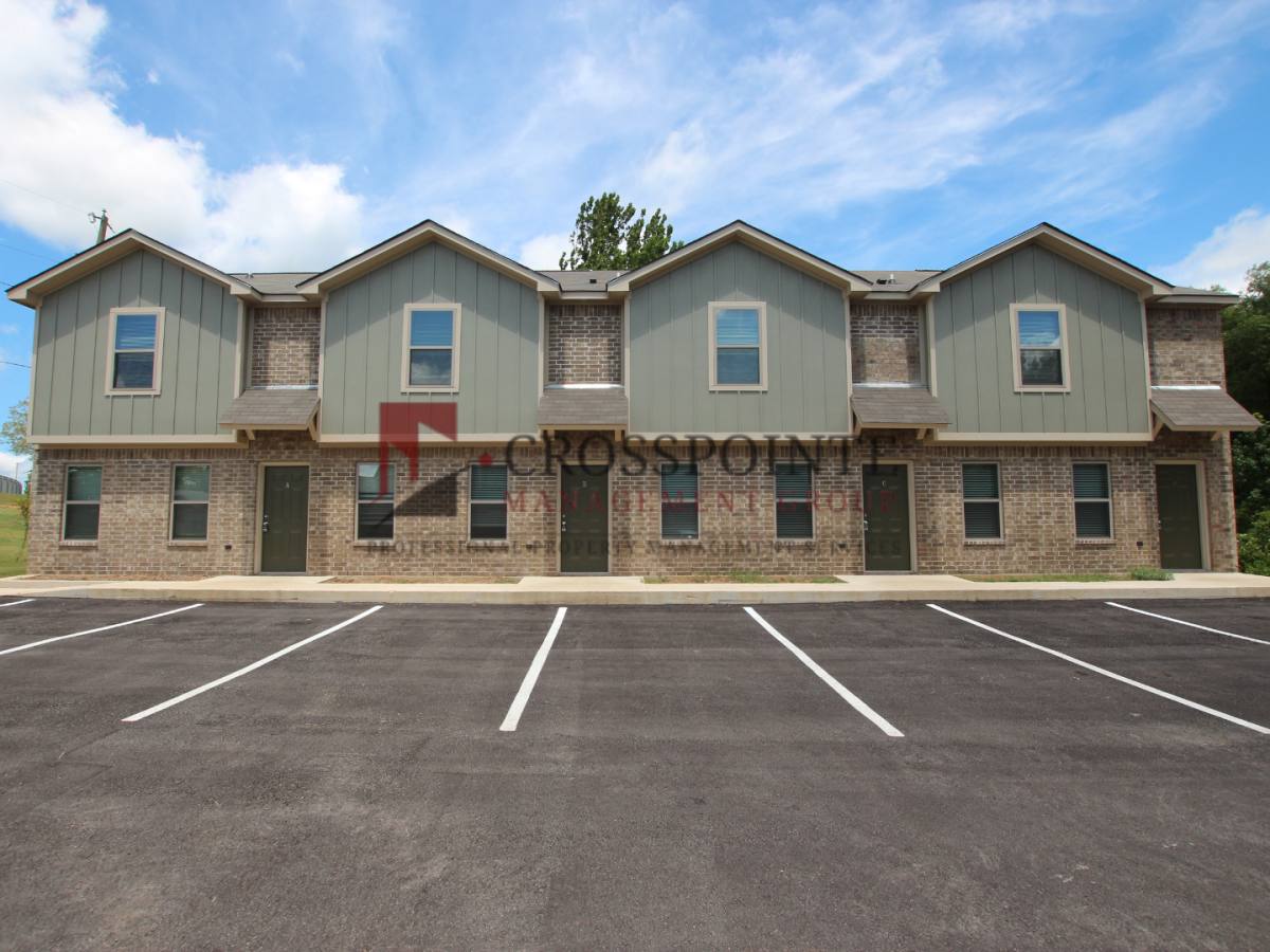 Townhouse for rent at 1218 Brad Circle, Lindale, TX 75771