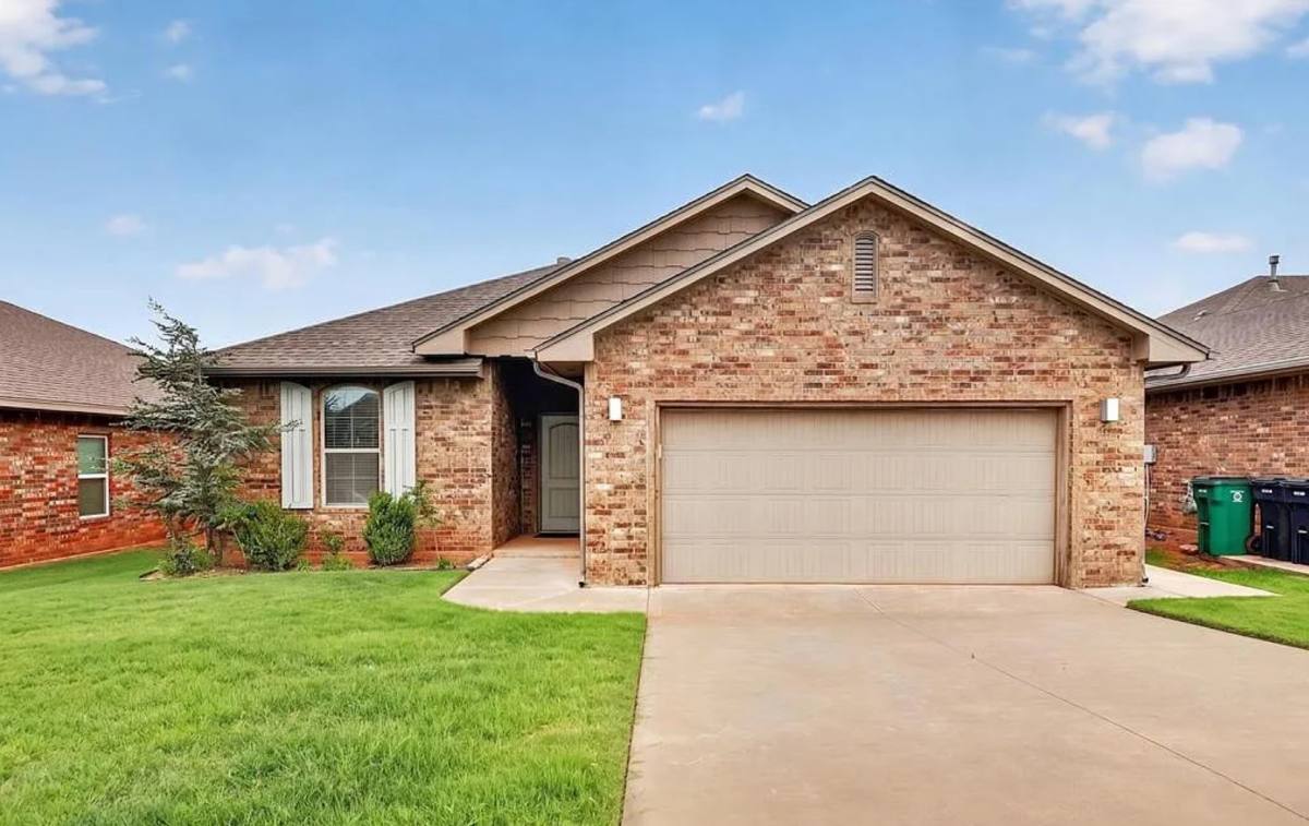 House for rent at 3433 NW 164th Terrace, Edmond, OK 73013