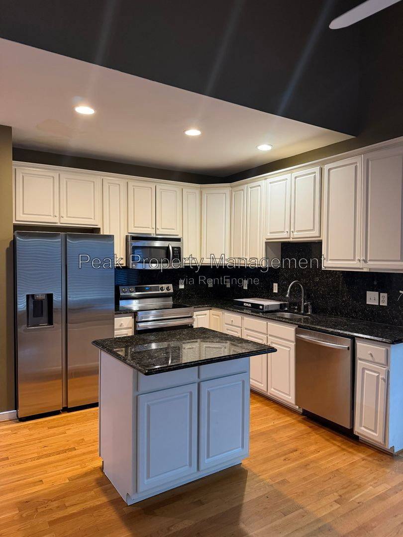 House for rent at 10652 Anna Marie Dr, Glen Allen, VA 23060
