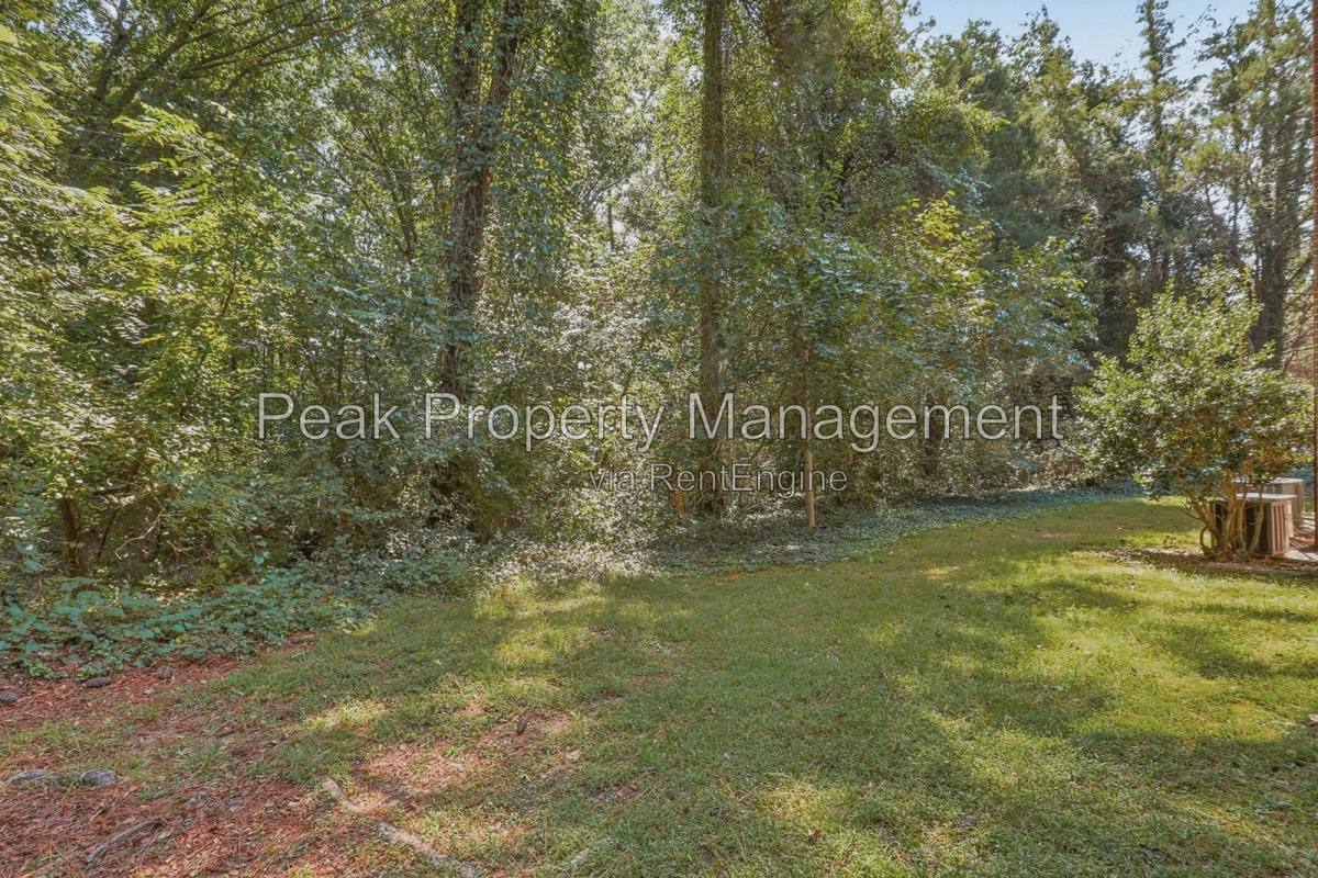 Apartment for rent at 5200 Castlewood Rd #B, Richmond, VA 23234