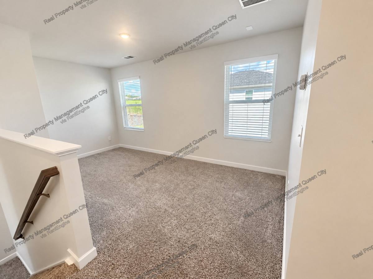 House for rent at 13104 Kenworth Rd, Charlotte, NC 28278