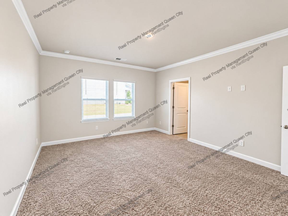 House for rent at 13104 Kenworth Rd, Charlotte, NC 28278
