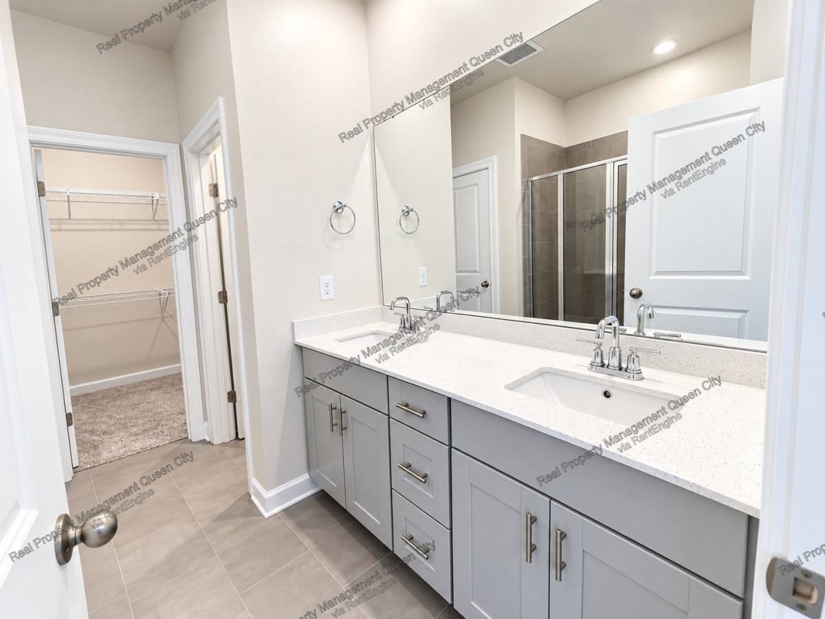 House for rent at 13104 Kenworth Rd, Charlotte, NC 28278
