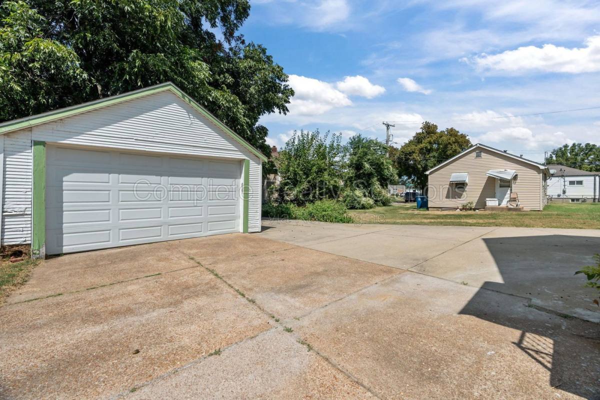 House for rent at 217 Courtland Ave, St. Louis, MO 63125