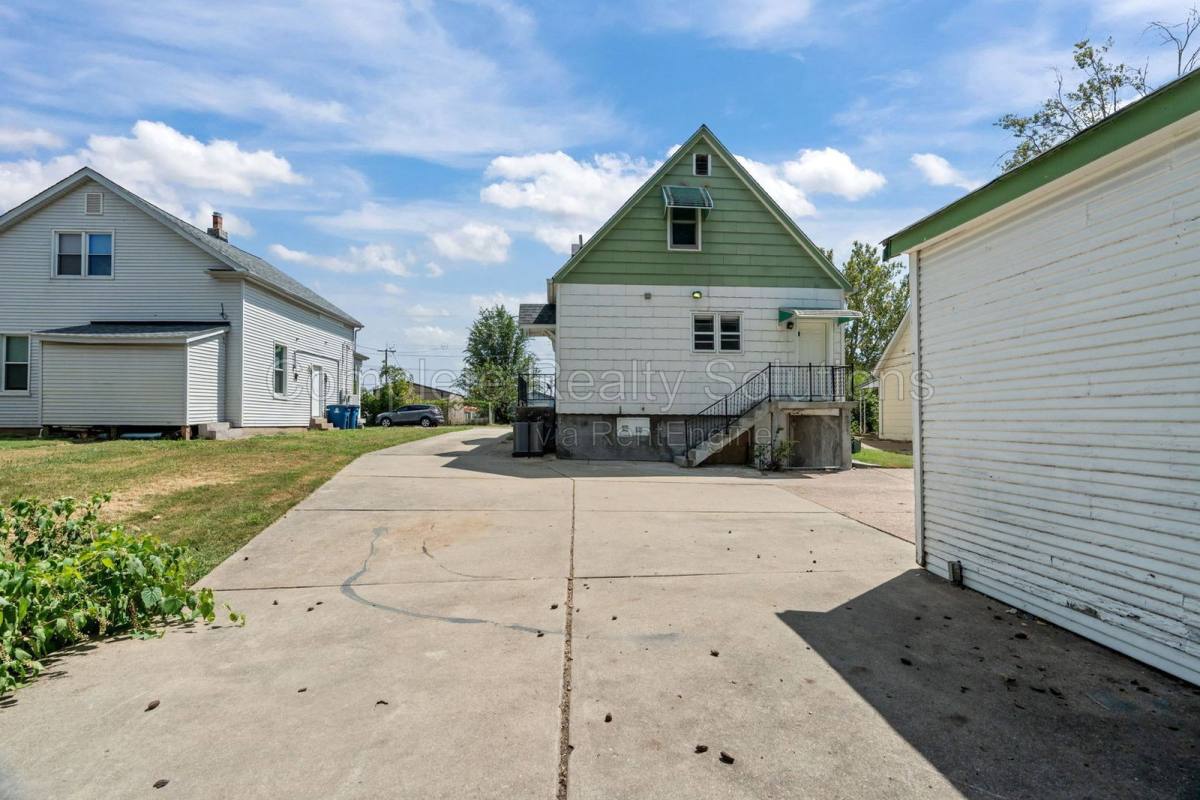 House for rent at 217 Courtland Ave, St. Louis, MO 63125