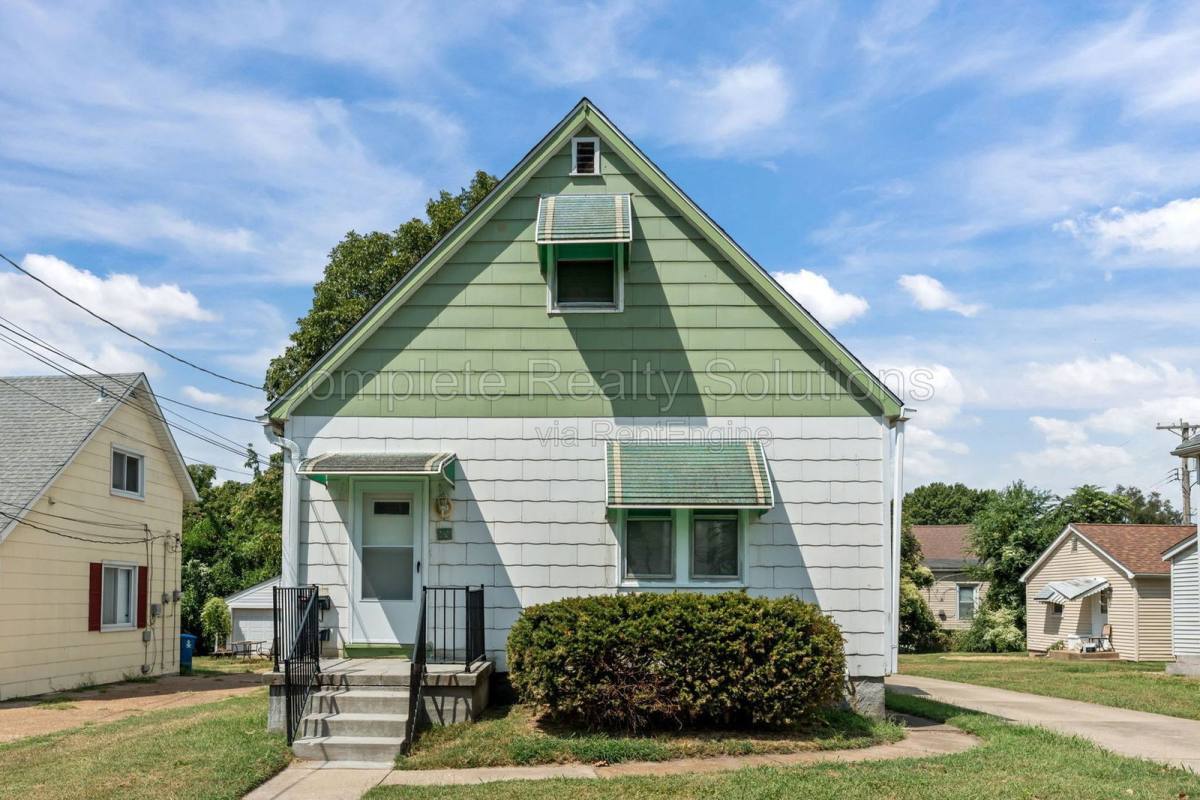 House for rent at 217 Courtland Ave, St. Louis, MO 63125