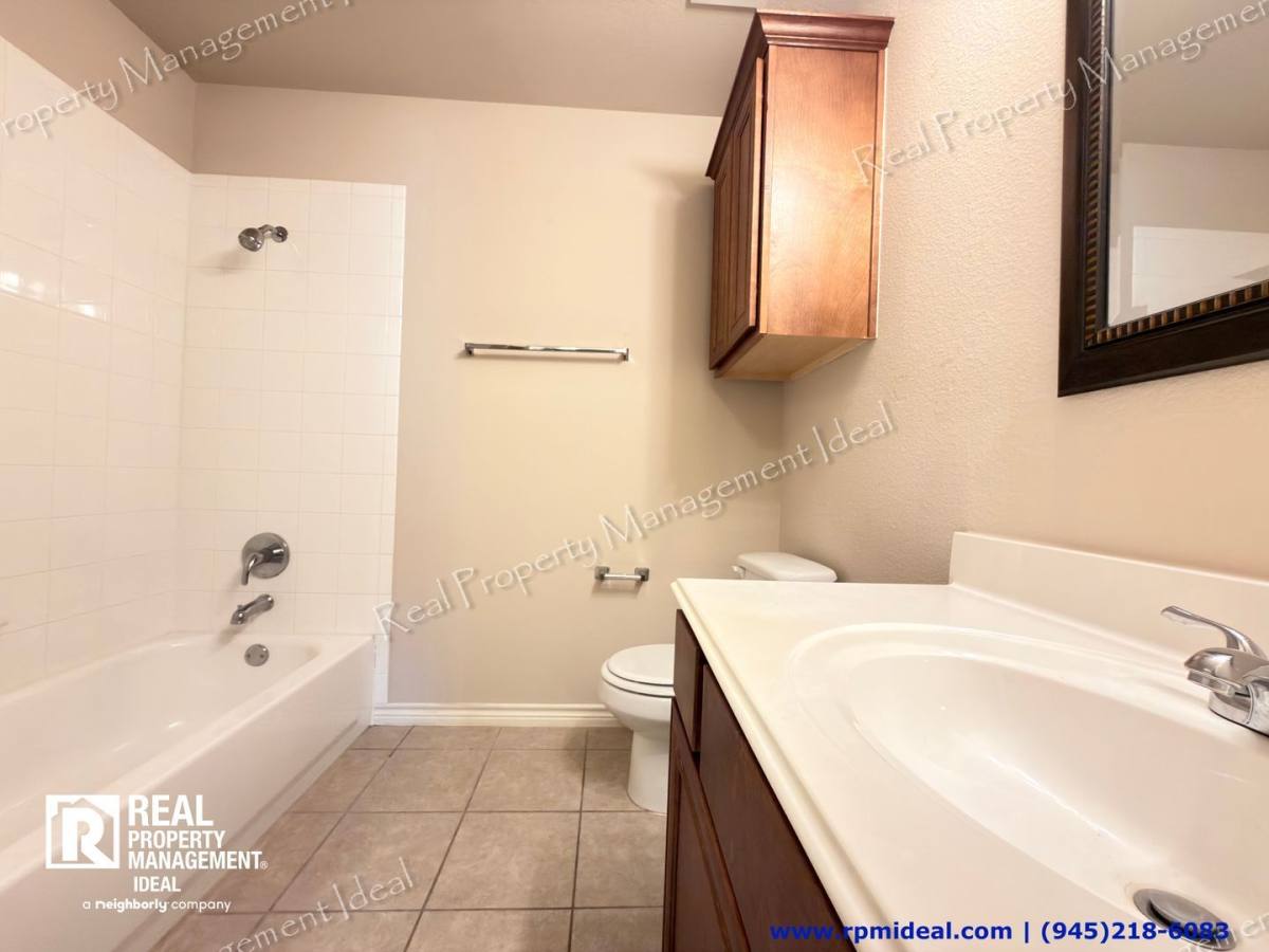 House for rent at 916 Parkplace Ridge, Princeton, TX 75407
