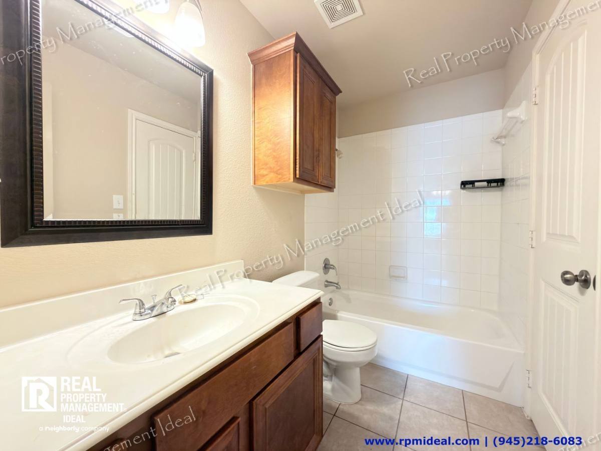 House for rent at 916 Parkplace Ridge, Princeton, TX 75407