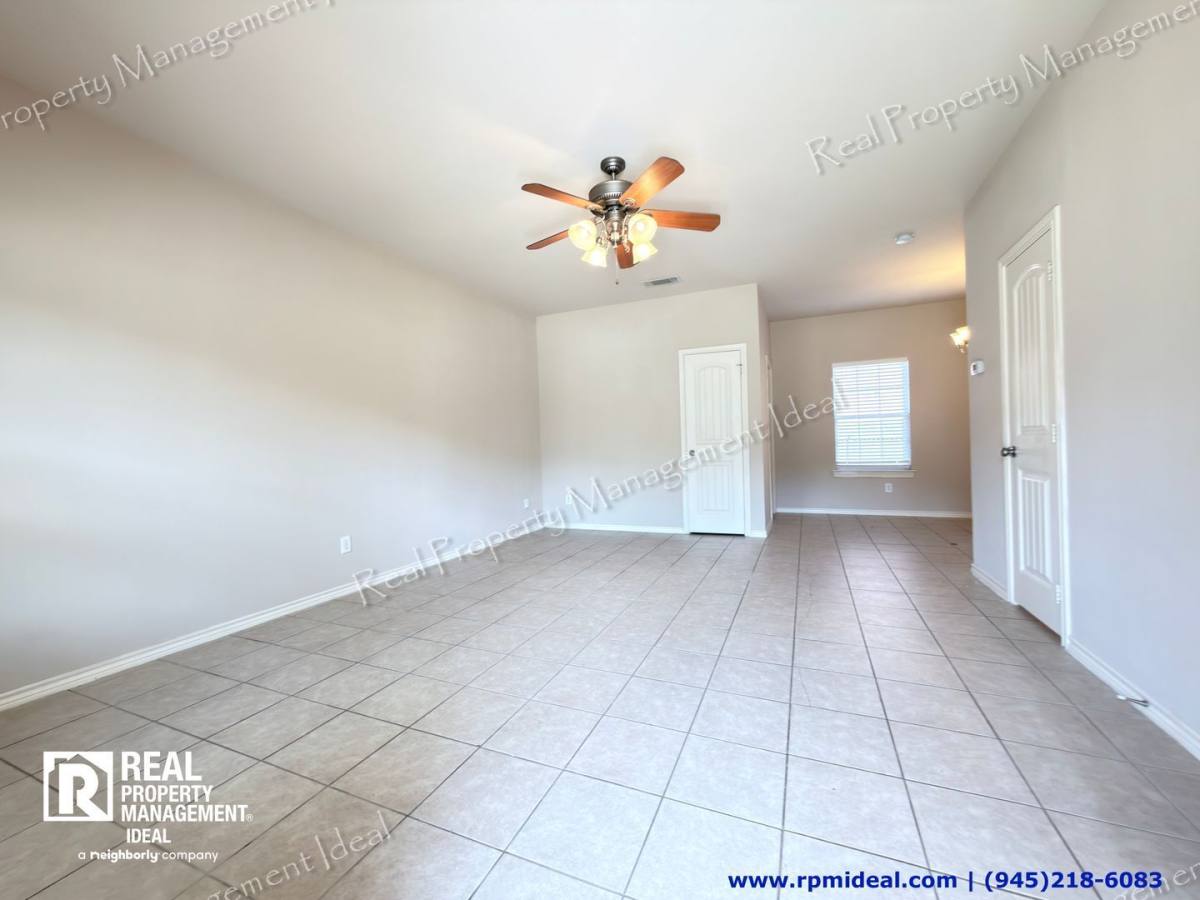 House for rent at 916 Parkplace Ridge, Princeton, TX 75407